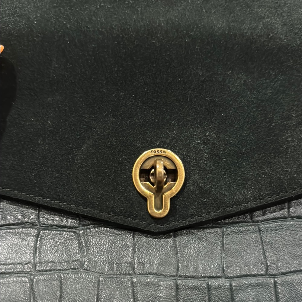 Fossil Elegant Black Croc-Embossed Shoulder Bag - Picture 2 of 4